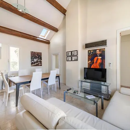 아파트 66c4 Unique 6-person Chateau *